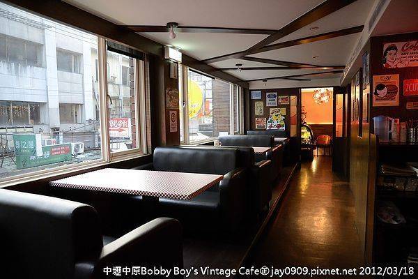 (已停業) [桃園中壢] 中原Bobby Boy’s Vintage Cafe (中原夜市商圈內) 20120316-斯麥樂三號旅遊趴趴走