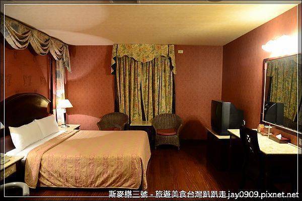 [台南東區] 百威汽車旅館 平價住宿好選擇 20121201-斯麥樂三號旅遊趴趴走