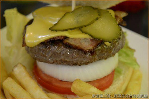 (已停業) [桃園中壢] Lok Burger樂漢堡美式主題餐廳 20130905-斯麥樂三號旅遊趴趴走