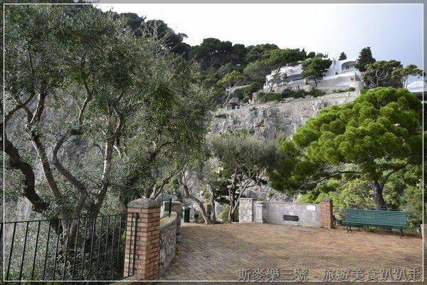 [義大利卡布里島] 第四天(拿坡里、卡布里島、La Pigna Capri、奧古斯都花園、斜坡纜車、hotel cetus amalfi) 20131109-斯麥樂三號旅遊趴趴走