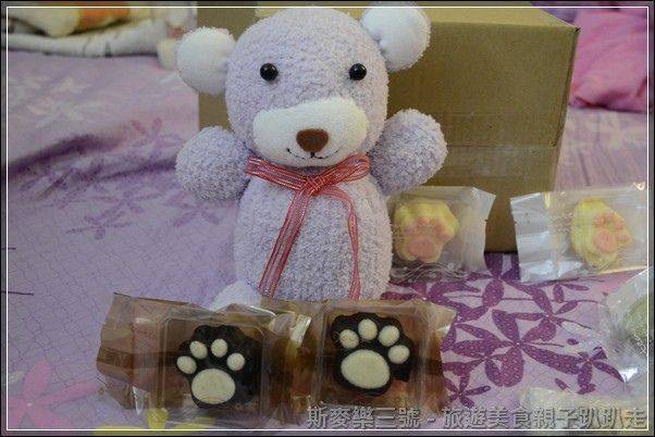 [商品開箱] paw貓掌蛋糕(小熊馬卡龍、貓掌蛋糕、松鼠餅乾、圓點馬卡龍) 20141008