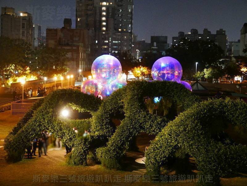[台中西區] 2022台中國際光影藝術節 巨大彩色泡泡-斯麥樂三號旅遊趴趴走